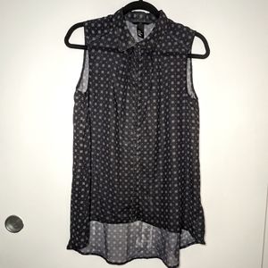 H&M sleeveless button down shirt (Blue Gray with pattern)